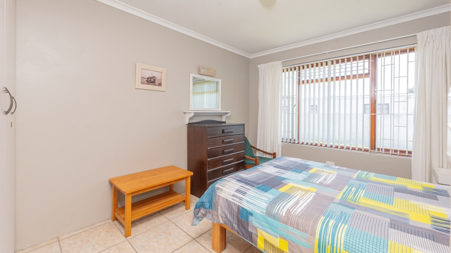 4 Bedroom Property for Sale in Struisbaai Western Cape